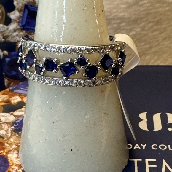 Scatter my Heart, Sept 2024 Collection - Picture 2 of 5